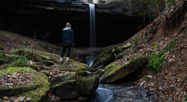 This Out-And-Back Waterfall Hike In Kentucky Is Breathtakingly Beautiful All Year-Round