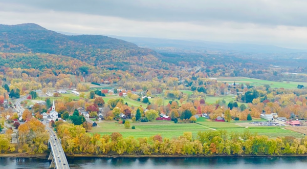 7 Overlooks In Massachusetts That Burst With Fall Color Every Year