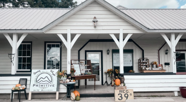 The Market In Virginia That’s An Antique Shop, Farm Store, and Coffee Shop All In One