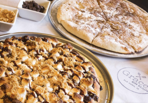 This Off-The-Beaten Path Eatery In Iowa Is Known For Its Mouthwatering Pizza