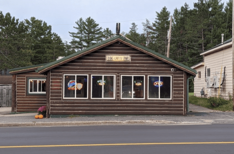 This Off-The-Beaten Path Eatery In Wisconsin Is Known For Its Mouthwatering Pizza