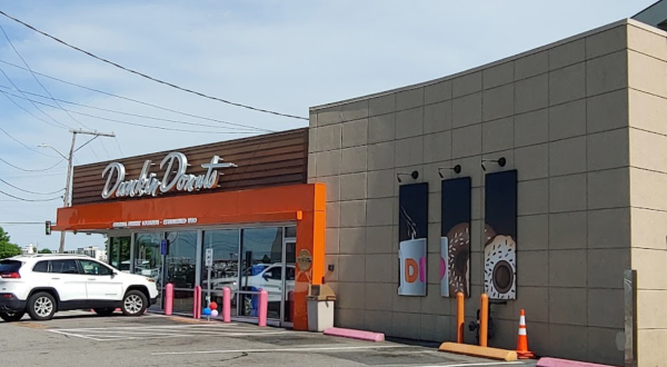 The Oldest Operating Dunkin’ Donuts In Massachusetts Has Been Serving Mouthwatering Donuts And Coffee For Almost 75 Years