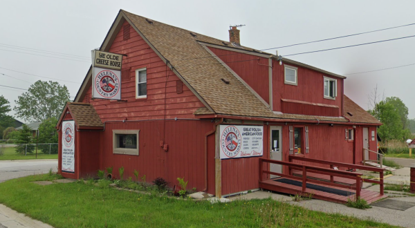This Middle-Of-Nowhere Country Store Near Detroit Makes The Best Homemade Polish Food