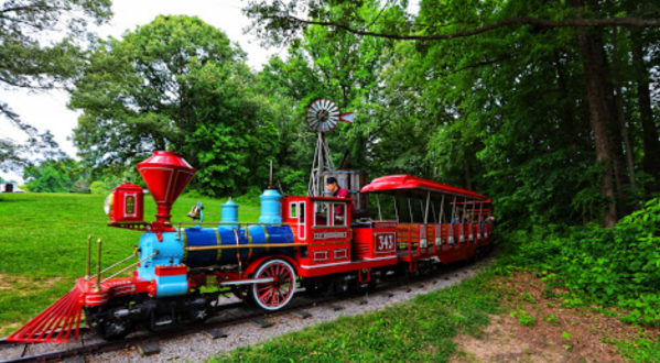 There’s A Little-Known, Fascinating Train Park In Virginia And You’ll Want To Visit