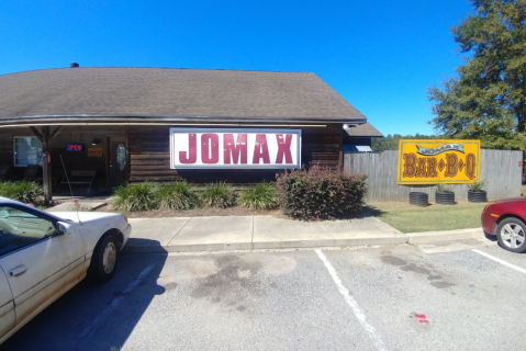 You Must Taste The Barbecue At This Unique Restaurant In Georgia