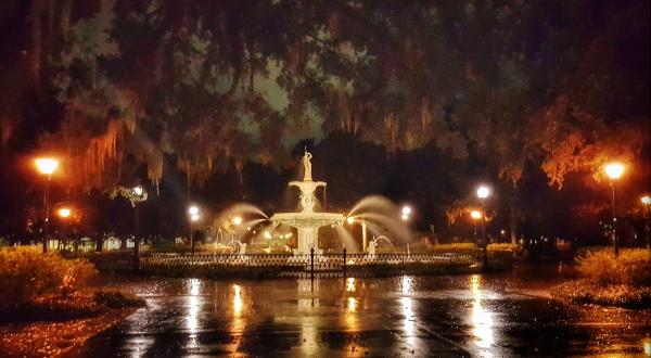 Forsyth Park Might Just Be The Most Haunted Park In Georgia