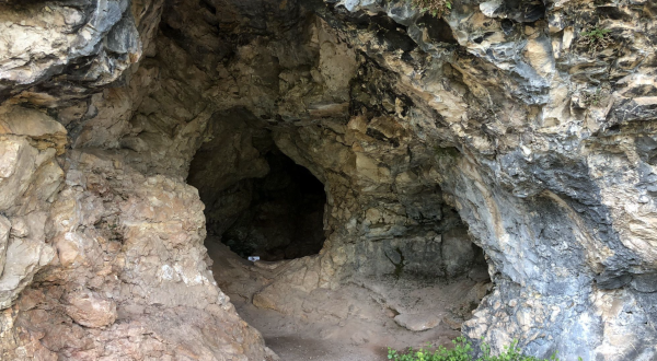 There’s A South Dakota Trail That Leads To A Cave The Entire Family Will Love