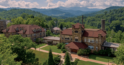 The Stunning Building In North Carolina That Looks Just Like Hogwarts