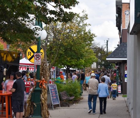 Every Fall, This Small Town In Michigan Holds The Most Fantastic Fall Festival