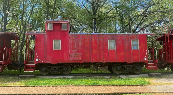 Sleep In A Caboose Airbnb, Then Have Lunch At Gil’s Supper Club In Illinois