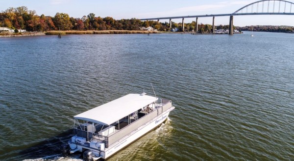 This Maryland Boat Ride Leads To The Most Stunning Fall Foliage You’ve Ever Seen