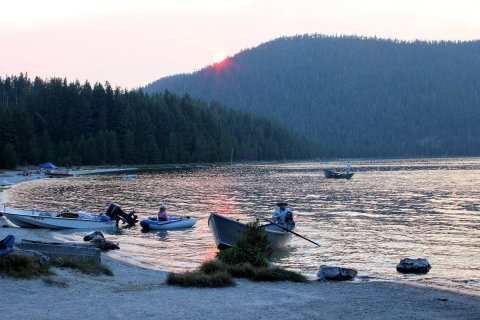 5 Fantastic Lakeside Getaways To Escape To In The Small Town Of La Pine, Oregon