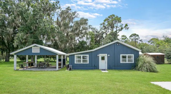 This Cozy Riverfront Cabin In Florida You’ll Never Want To Leave