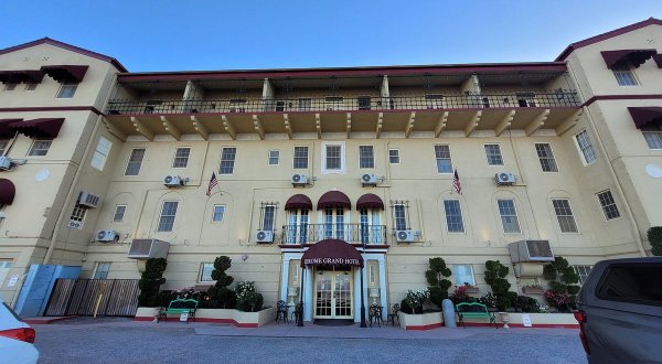 Eat At A Haunted Restaurant, Then Sleep In A Haunted Hotel For A Spooky Arizona Adventure