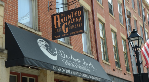 Take A Ghost Walk Through Historic Galena Illinois, Then Dine At The Haunted DeSoto House Hotel