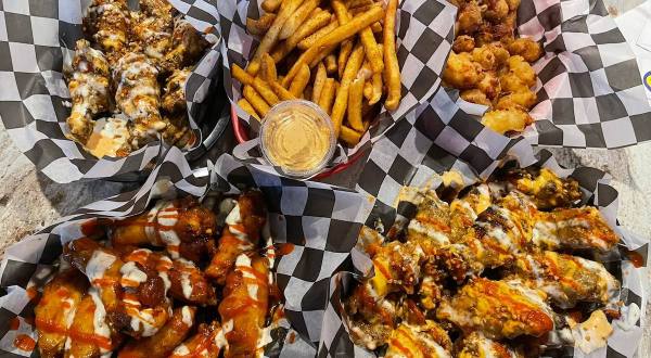 This Off-The-Beaten Path Eatery In Minnesota Is Known For Its Mouthwatering WIngs
