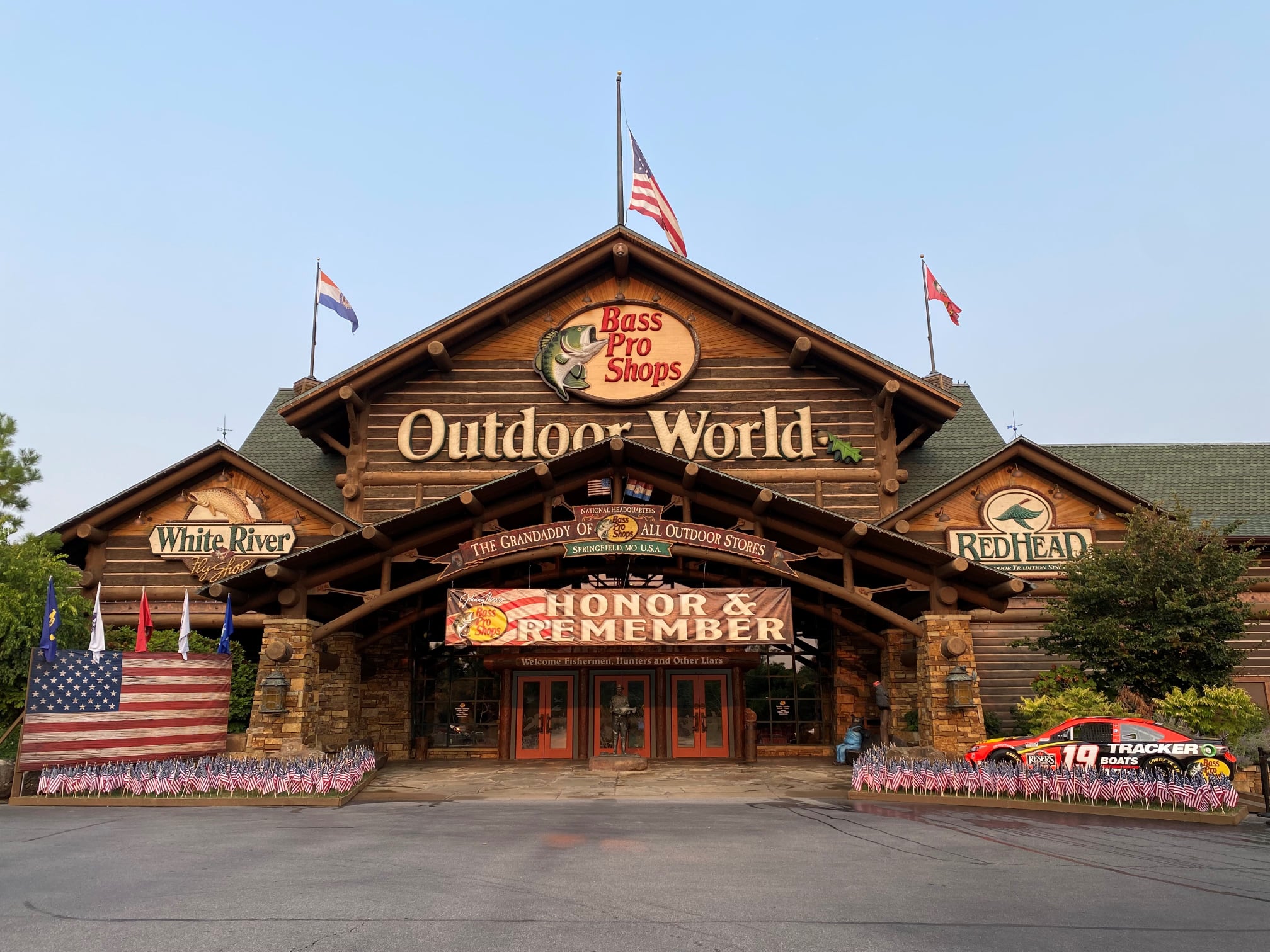 Bass Pro Shops® Outdoor World®: The Grandaddy of All Outdoor