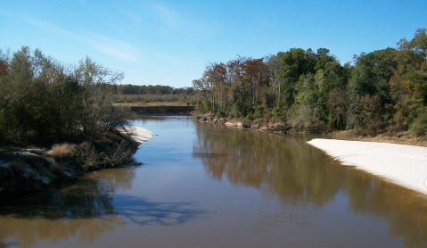 Few People Know One Of Mississippi's Most Popular Rivers Is Hiding A Dark And Terrifying Secret