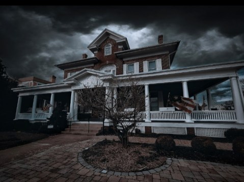 It's Halloween All Year Round At This Haunted Bed & Breakfast Vrbo In Pennsylvania