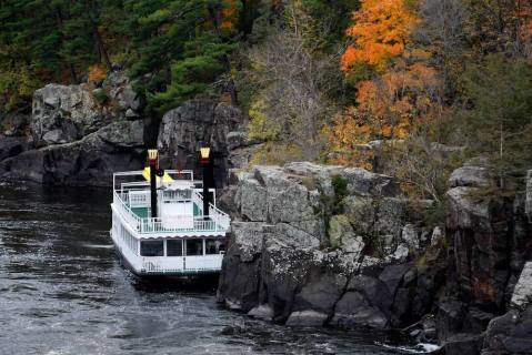 This Minnesota Boat Ride Leads To The Most Stunning Fall Foliage You've Ever Seen