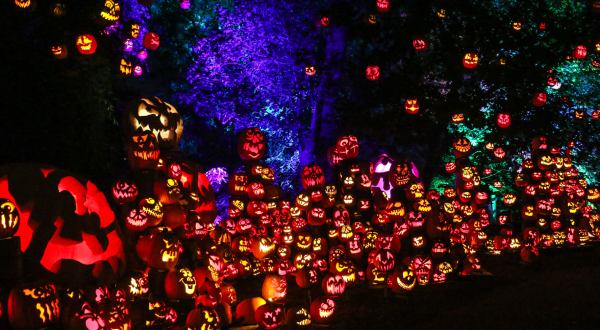 This Is The Absolute Best Town In Rhode Island To Visit During The Halloween Season