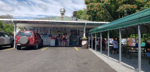 Jim's Drive In Has Been Serving The Best Burgers In West Virginia Since The 1950s