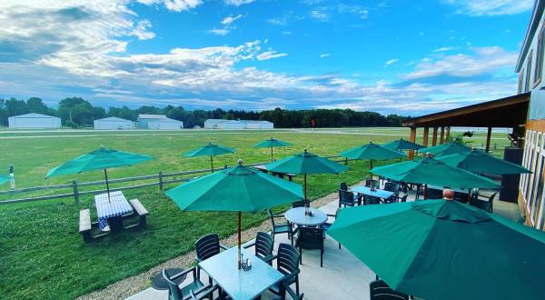 This Airfield Restaurant In New Hampshire Offers A Dining Experience Like No Other