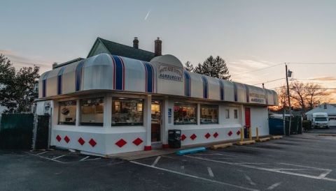 This Timeless 1960s Restaurant In New Jersey Sells The Best Sliders In America