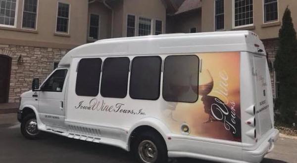 The Iowa Wine Trolley Tour You’ll Absolutely Love