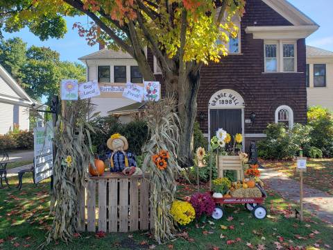 This Is The Absolute Best Town In Connecticut To Visit During The Halloween Season