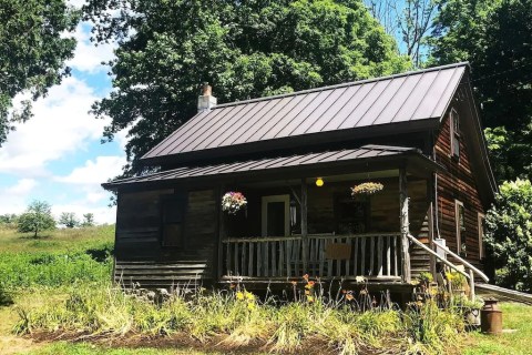 You'll Have A Front-Row View Of Connecticut's Litchfield Hills At This Cozy Cabin