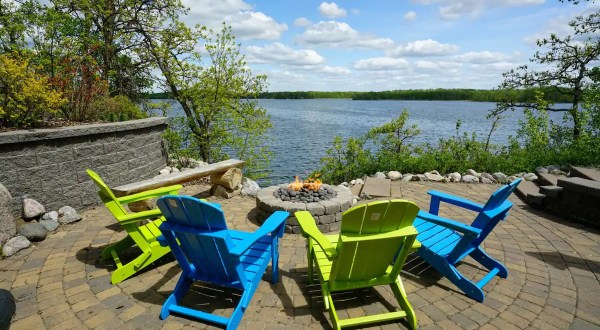 Forget The Resorts, Rent This Charming Waterfront Cabin In North Dakota Instead