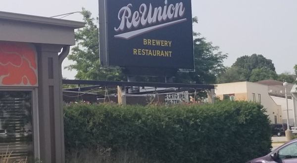 The Sunday Brunch At ReUnion Brewery In Iowa Is What Foodie Dreams Are Made Of