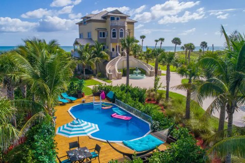With Room For 15 Guests, This Beachside Palace In Florida Is As Secluded As They Come