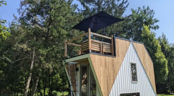 There’s A Tiny House Airbnb In New Hampshire Where You Can Truly Sleep Beneath The Stars