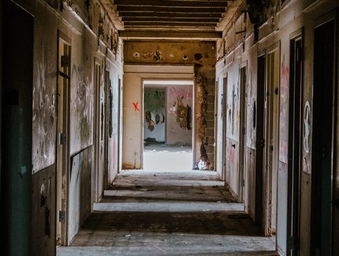 Take A Walk Through This Creepy And Abandoned Hospital In Texas With Us