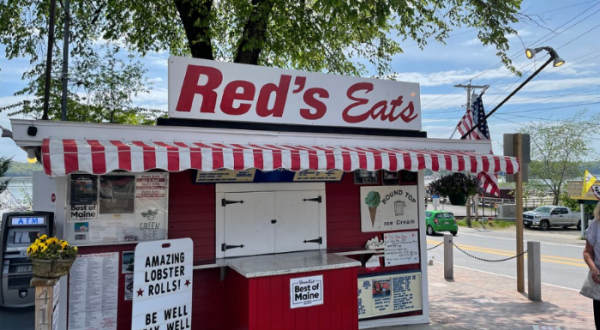 Order A Lobster Roll At This Roadside Stop In Maine