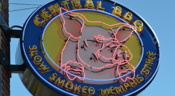 The Delicious Pulled Pork Sandwiches At Central BBQ In Tennessee Will Have Your Mouth Watering In No Time