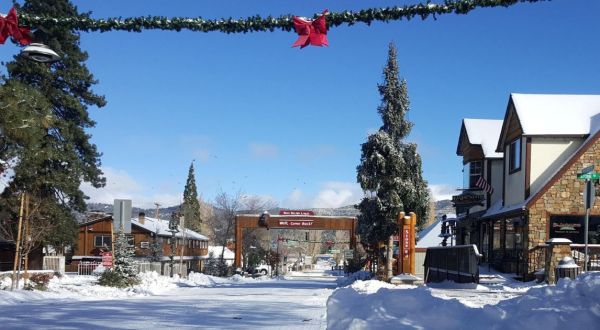 At Christmastime, Big Bear In Southern California Has The Most Enchanting Main Street In The Country