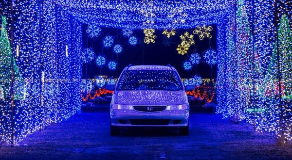 Take A Dreamy Ride Through The Largest Drive-Thru Light Show In Utah, Christmas In Color