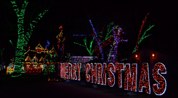 Utah’s Enchanting Fantasy At The Bay Christmas Lights Holiday Drive-Thru Is Sure To Delight