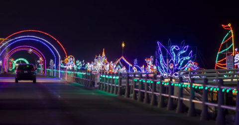 5 Drive-Thru Christmas Lights Displays In Virginia The Whole Family Can Enjoy