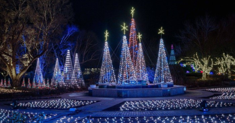 The One Garden In Kansas That Comes Alive With 2 Million Colorful Christmas Lights