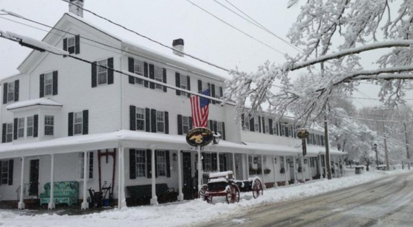 The Griswold Inn Just Might Be The Most Beautiful Christmas Hotel In Connecticut