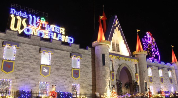 Pennsylvania’s Enchanting 1.5-Mile Dutch Wonderland Holiday Lights Drive-Thru Is Sure To Delight
