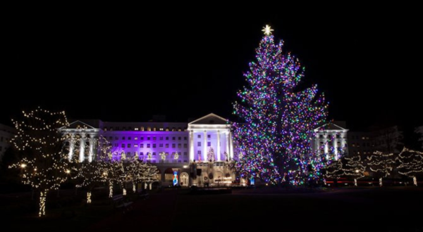 9 Christmas Light Displays In West Virginia That Are Pure Magic