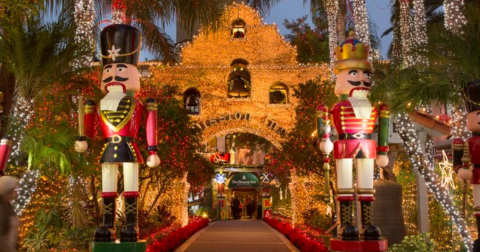 10 Christmas Light Displays In Southern California That Are Pure Magic
