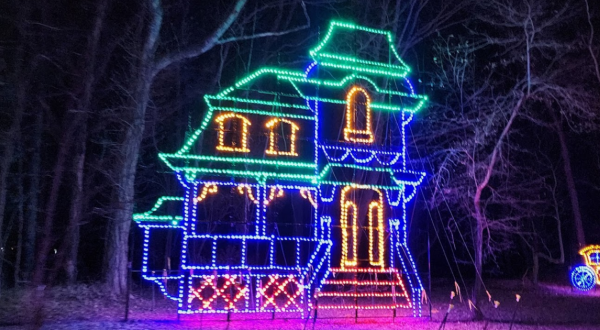 The Magic Of Lights Is One Of Mississippi’s Biggest, Brightest, And Most Dazzling Drive-Thru Light Displays
