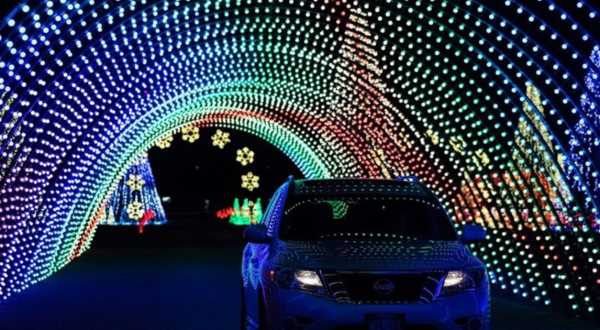 6 Christmas Light Displays In New Hampshire That Are Pure Magic