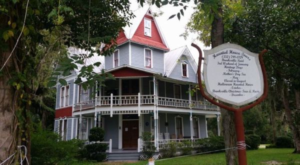 The Story Behind Florida’s Most Haunted House Is Beyond Terrifying